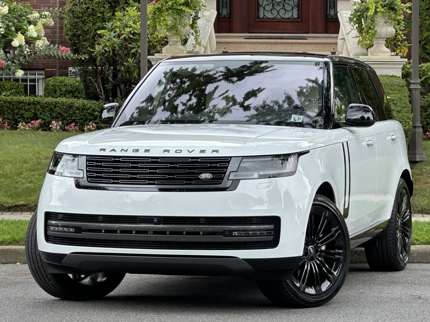 2023 RANGE ROVER P400 SE